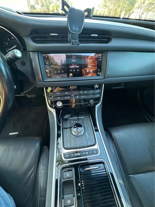 2016 Jaguar X260 XF - Image 10 of 17