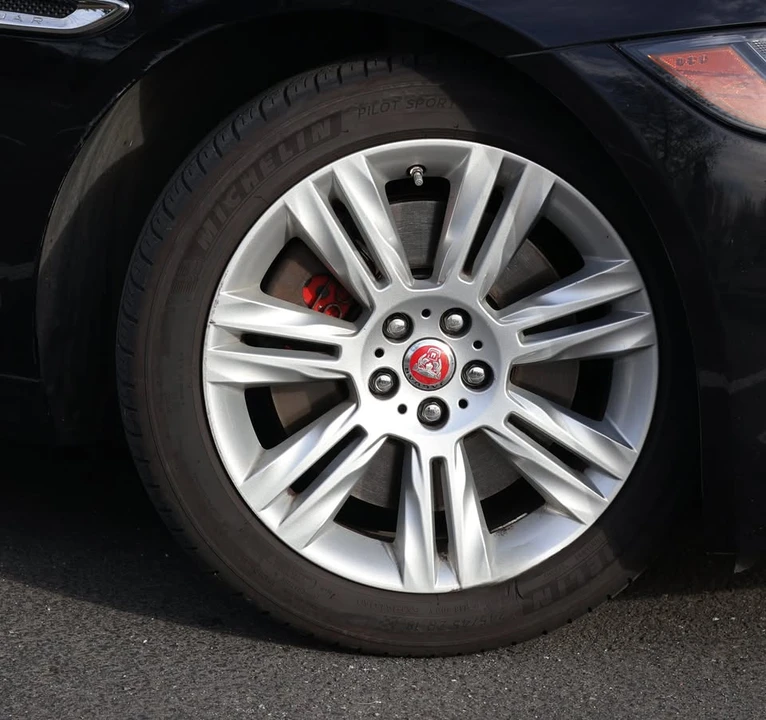 2016 Jaguar X260 XF - Image 15 of 20