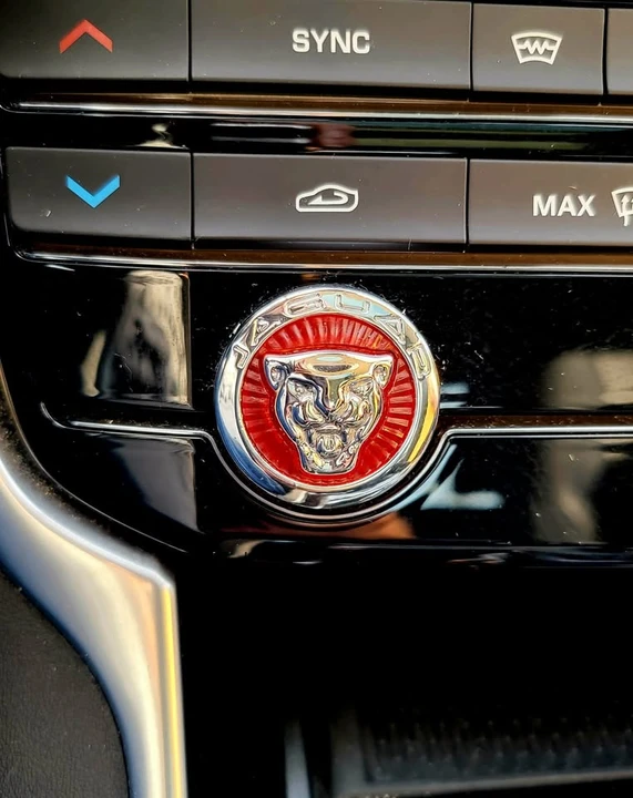 2016 Jaguar X260 XF - Image 10 of 20
