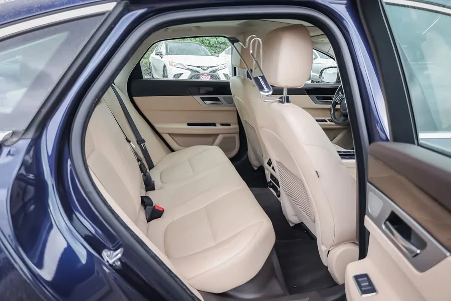 2016 Jaguar X260 XF - Image 12 of 18