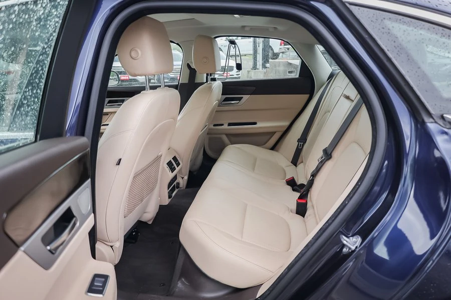 2016 Jaguar X260 XF - Image 9 of 18
