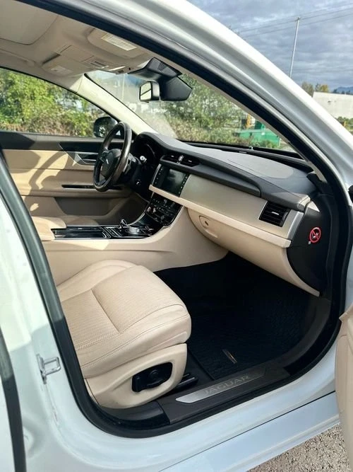 2016 Jaguar X260 XF - Image 18 of 20