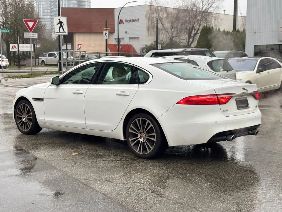 2016 Jaguar X260 XF - Image 9 of 20