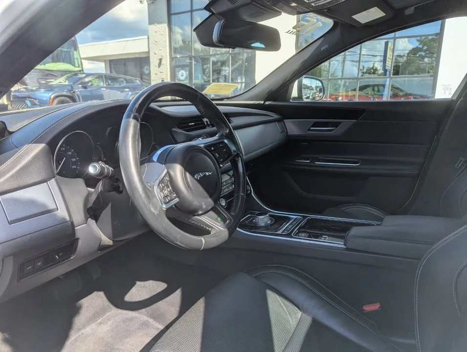 2016 Jaguar X260 XF - Image 11 of 18
