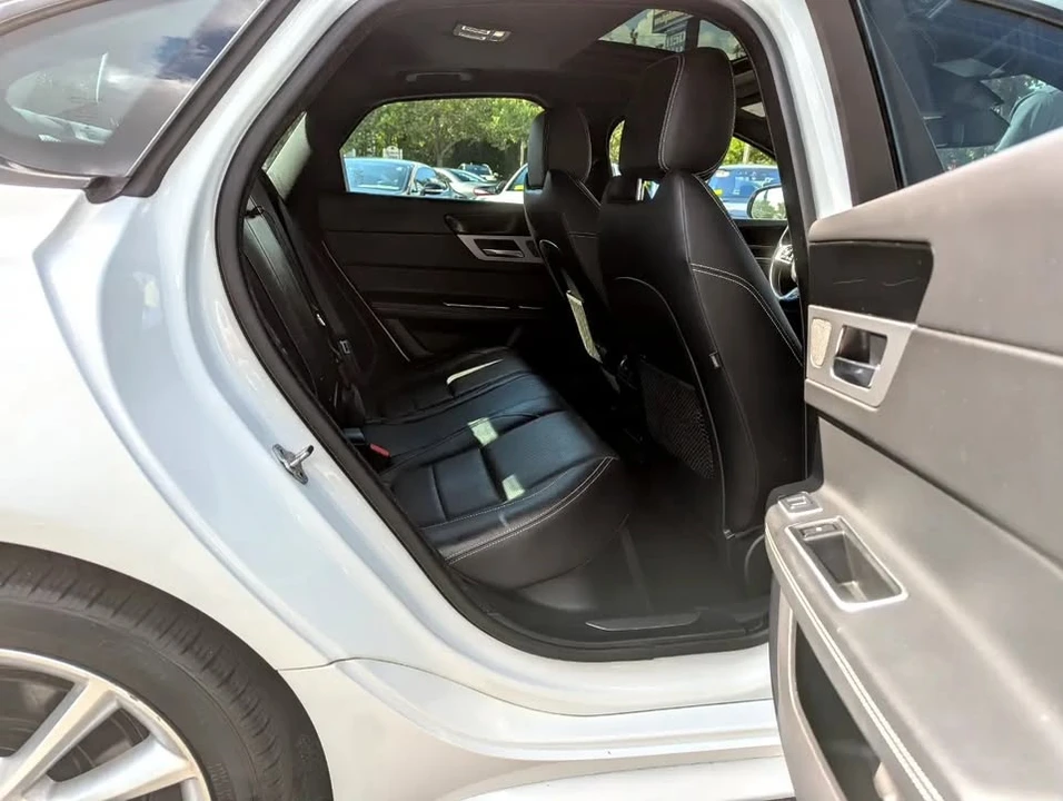 2016 Jaguar X260 XF - Image 18 of 18