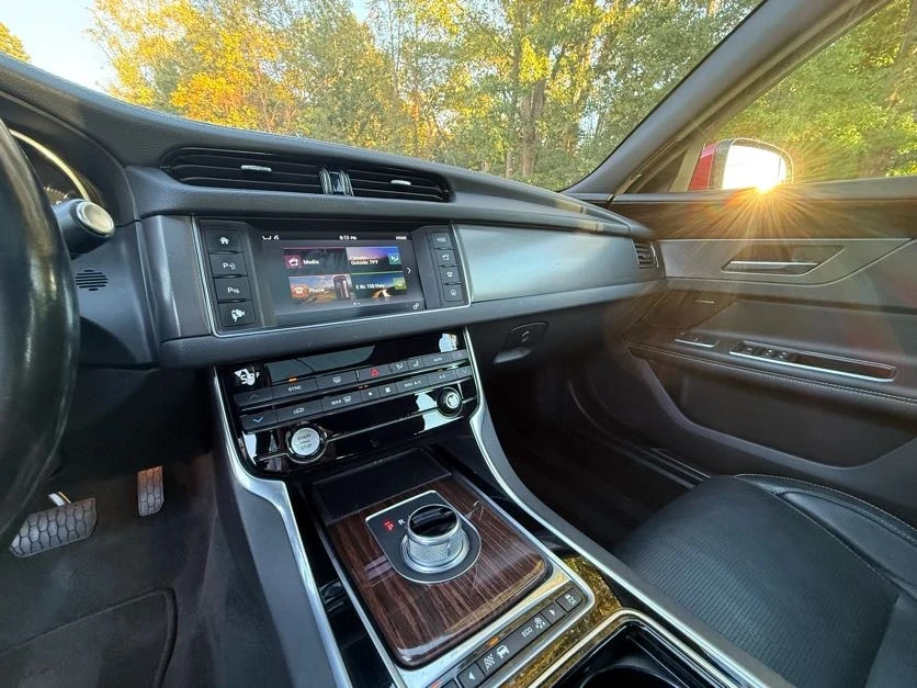 2016 Jaguar X260 XF - Image 4 of 16