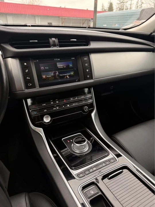 2016 Jaguar X260 XF - Image 12 of 15
