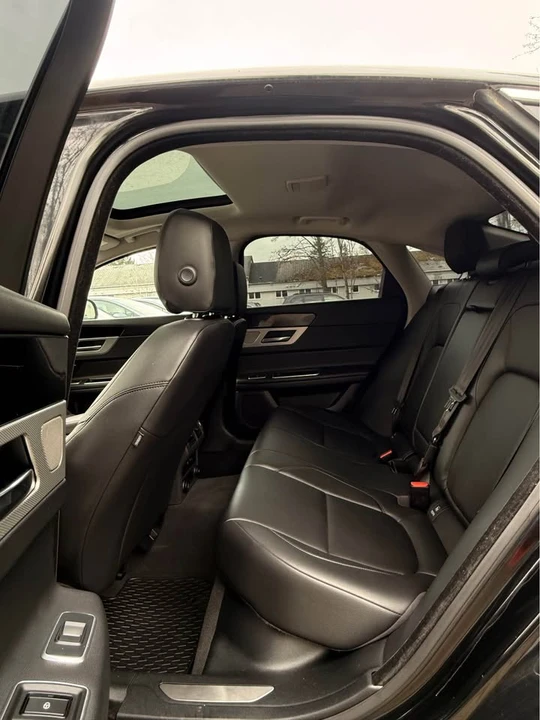 2016 Jaguar X260 XF - Image 10 of 15