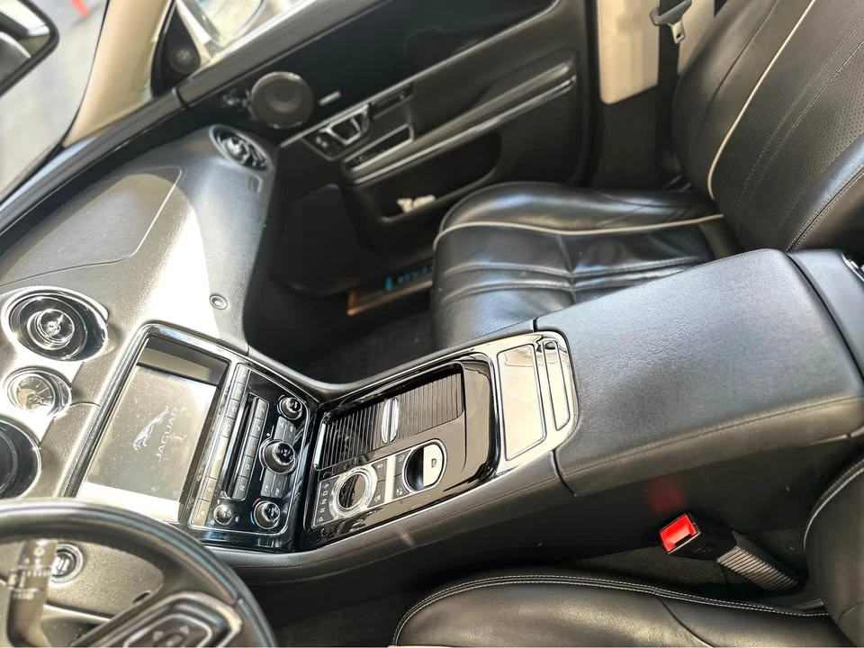 2016 Jaguar X351 XJ - Image 5 of 7