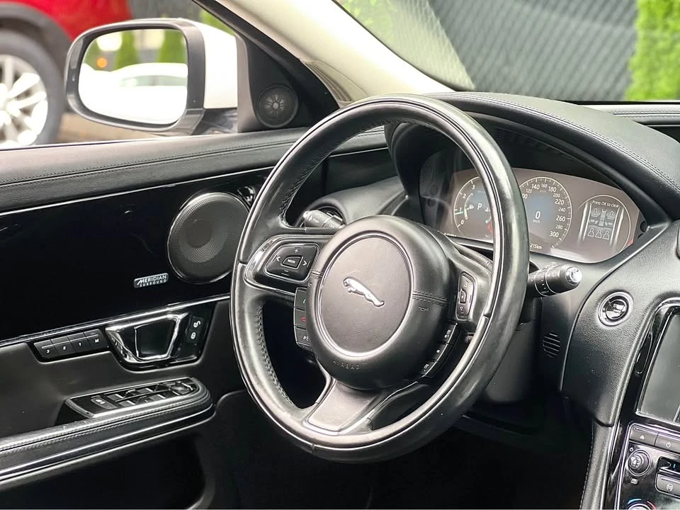 2016 Jaguar X351 XJ - Image 7 of 17