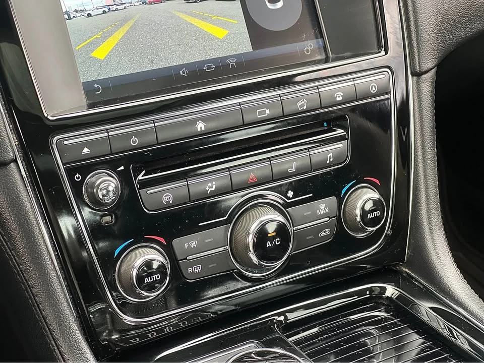 2016 Jaguar X351 XJ - Image 16 of 17