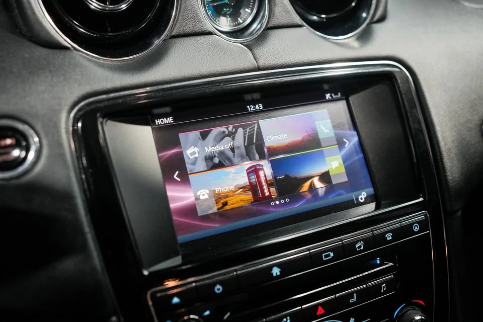 2016 Jaguar X351 XJ - Image 18 of 19
