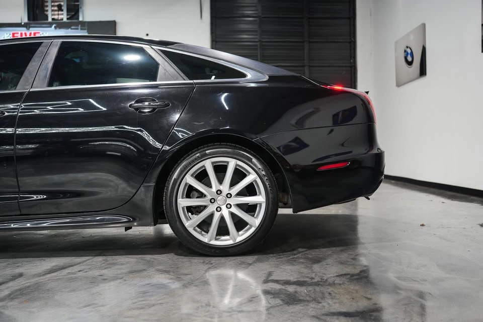 2016 Jaguar X351 XJ - Image 15 of 19