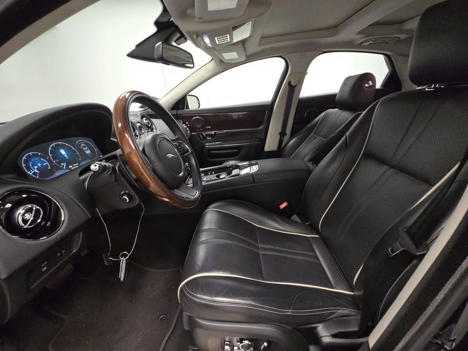2016 Jaguar X351 XJ - Image 8 of 16