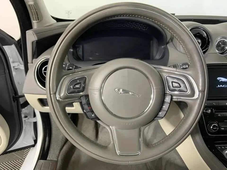 2016 Jaguar X351 XJ - Image 9 of 20