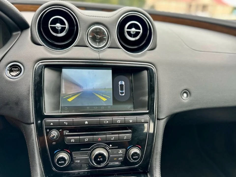 2016 Jaguar X351 XJ - Image 17 of 19