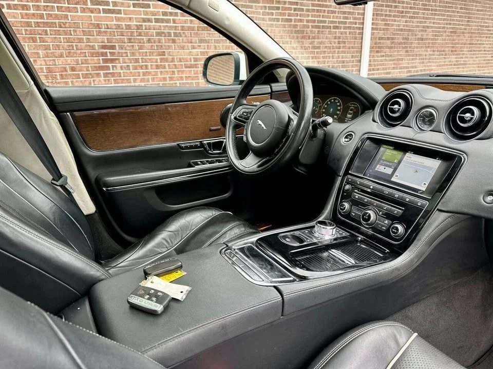 2016 Jaguar X351 XJ - Image 13 of 19