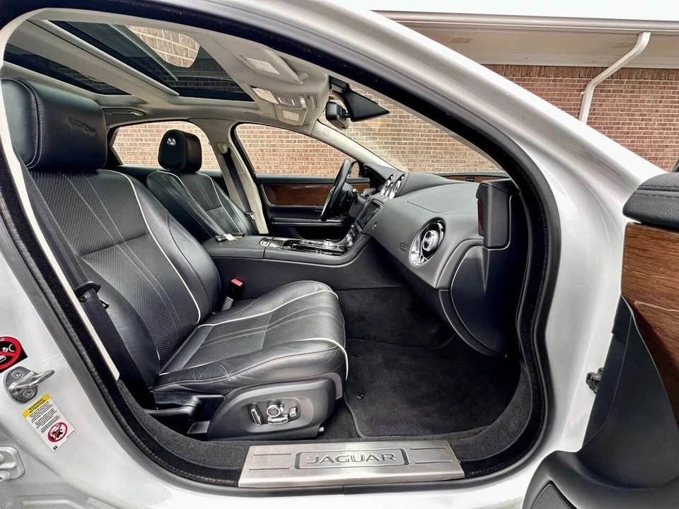 2016 Jaguar X351 XJ - Image 14 of 19