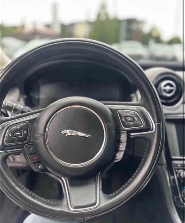 2016 Jaguar X351 XJ - Image 2 of 3