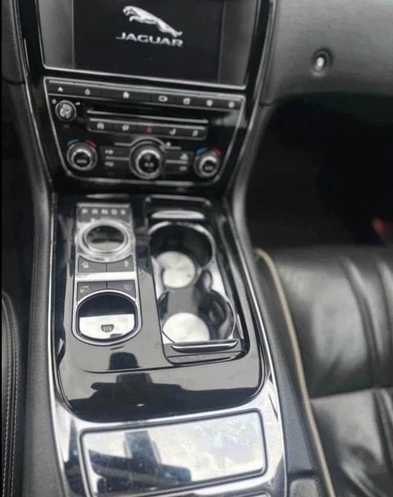 2016 Jaguar X351 XJ - Image 3 of 3