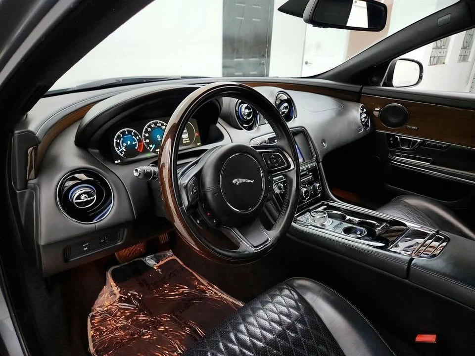 2016 Jaguar X351 XJ - Image 13 of 20