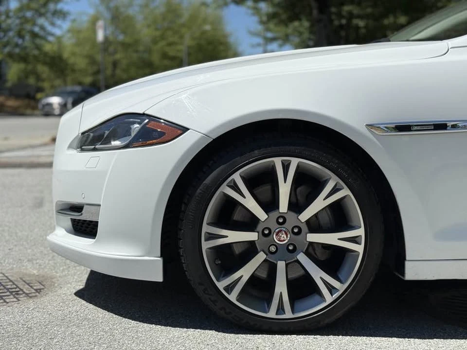 2016 Jaguar X351 XJ - Image 6 of 17