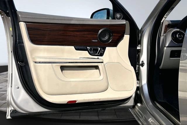 2016 Jaguar X351 XJ - Image 9 of 20