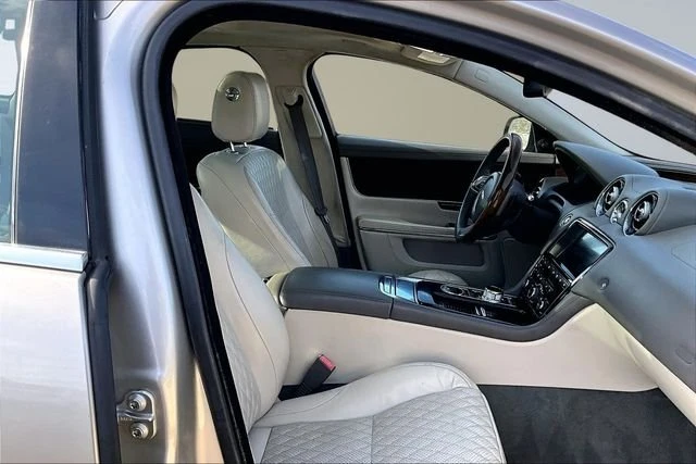 2016 Jaguar X351 XJ - Image 14 of 20
