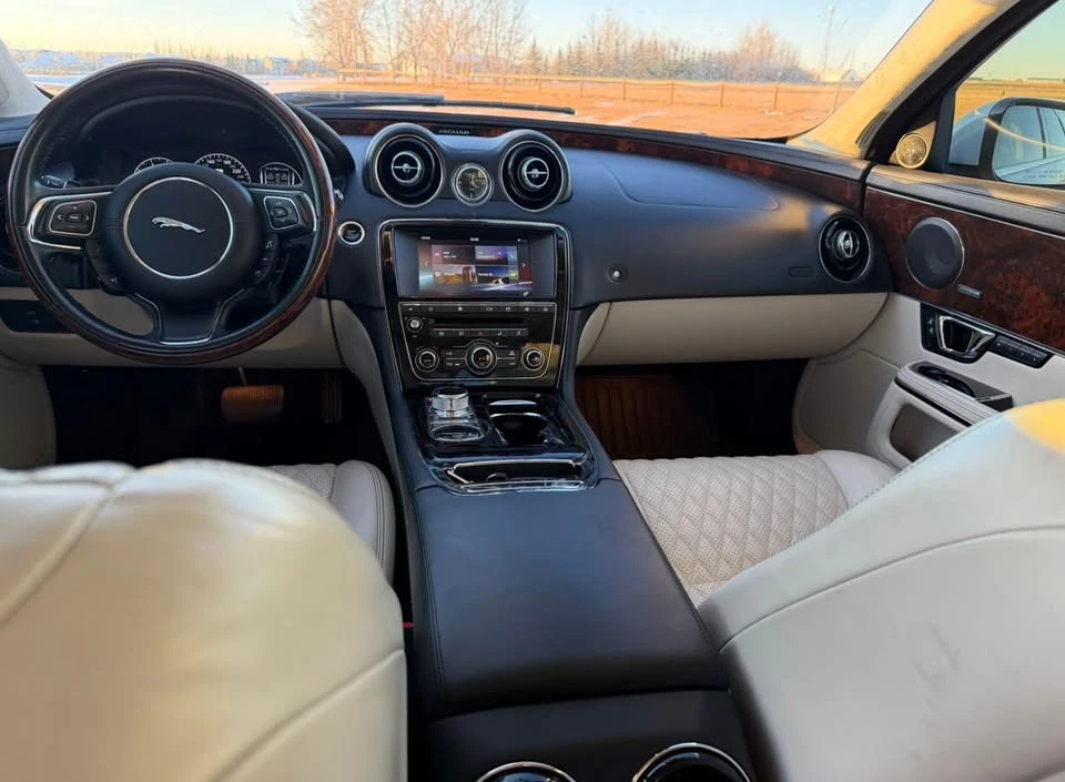 2016 Jaguar X351 XJ - Image 4 of 4