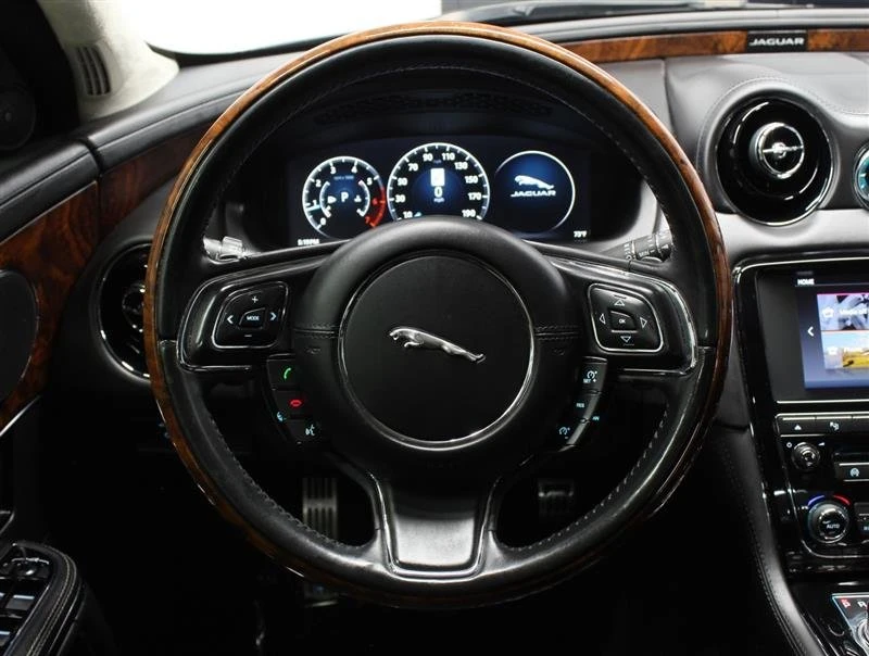 2016 Jaguar X351 XJ - Image 8 of 11