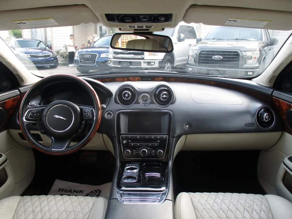 2016 Jaguar X351 XJ - Image 11 of 20