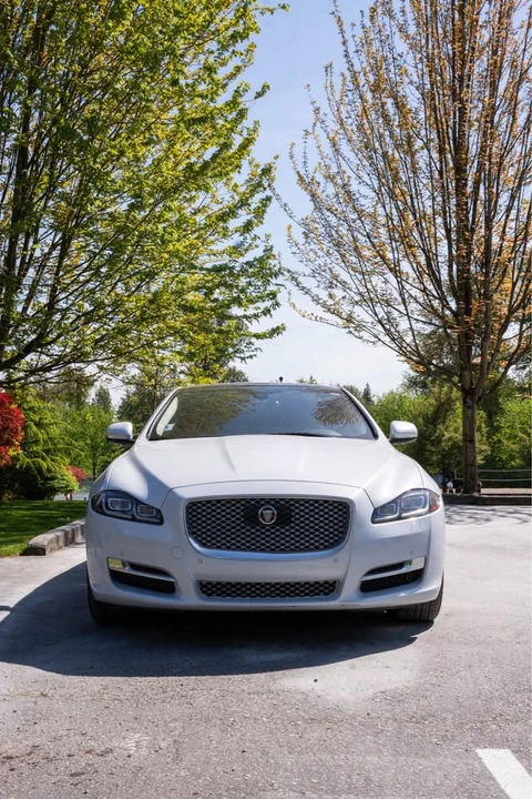 2016 Jaguar X351 XJ - Image 4 of 15