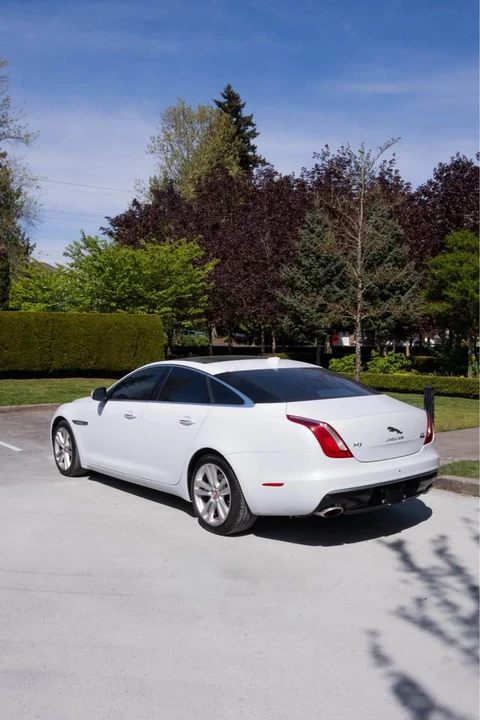 2016 Jaguar X351 XJ - Image 6 of 15