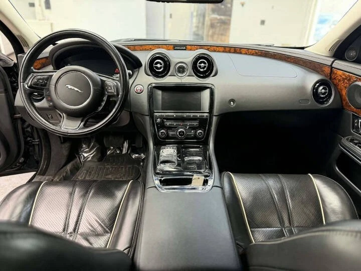 2016 Jaguar X351 XJ - Image 6 of 8