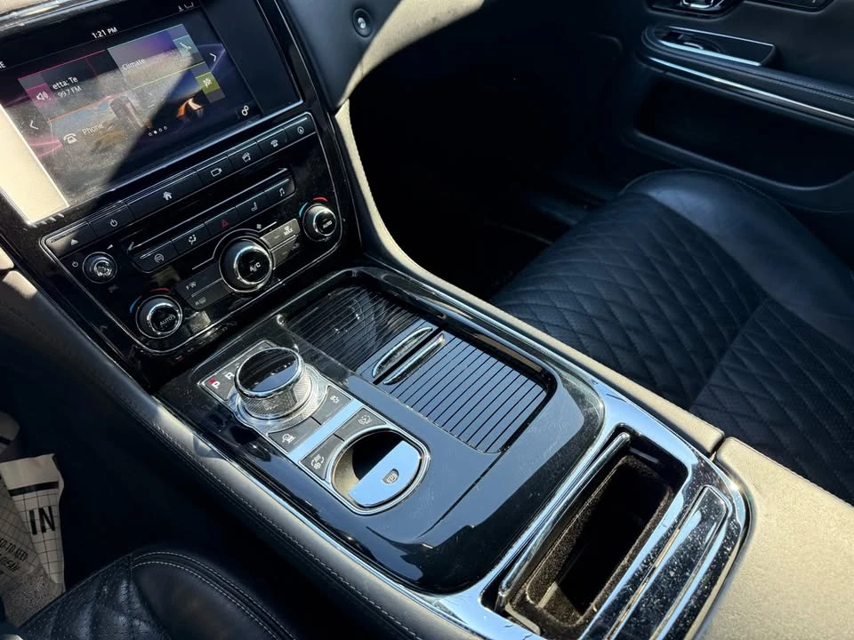 2016 Jaguar X351 XJ - Image 16 of 19