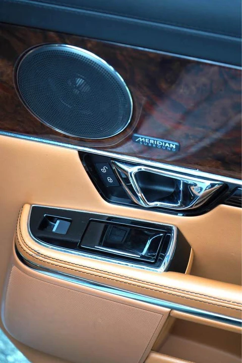 2016 Jaguar X351 XJ - Image 9 of 9