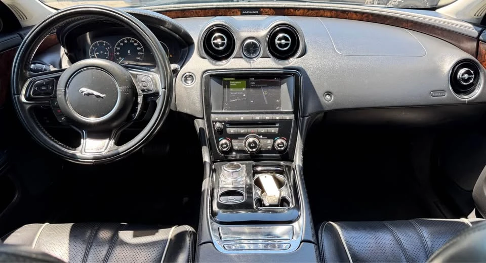 2016 Jaguar X351 XJ - Image 9 of 19