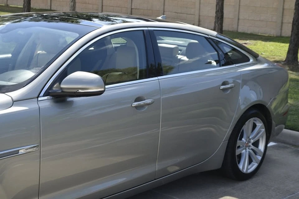 2016 Jaguar X351 XJ - Image 9 of 20