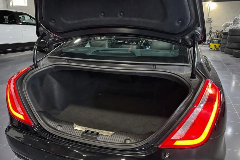 2016 Jaguar X351 XJ - Image 7 of 20