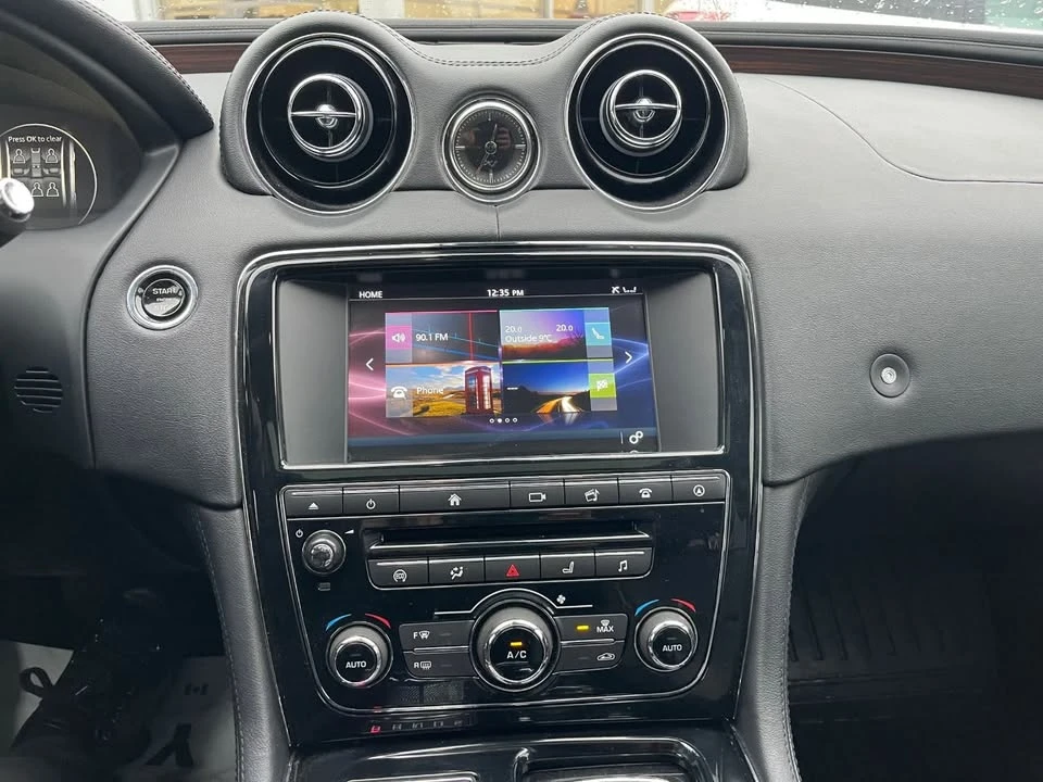 2016 Jaguar X351 XJ - Image 9 of 15
