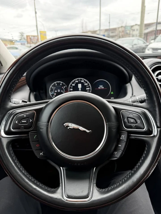 2016 Jaguar X351 XJ - Image 13 of 18