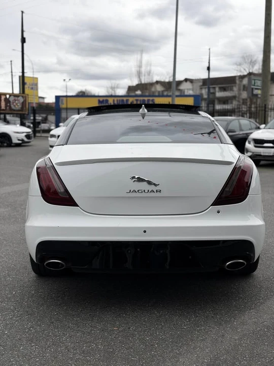 2016 Jaguar X351 XJ - Image 10 of 18