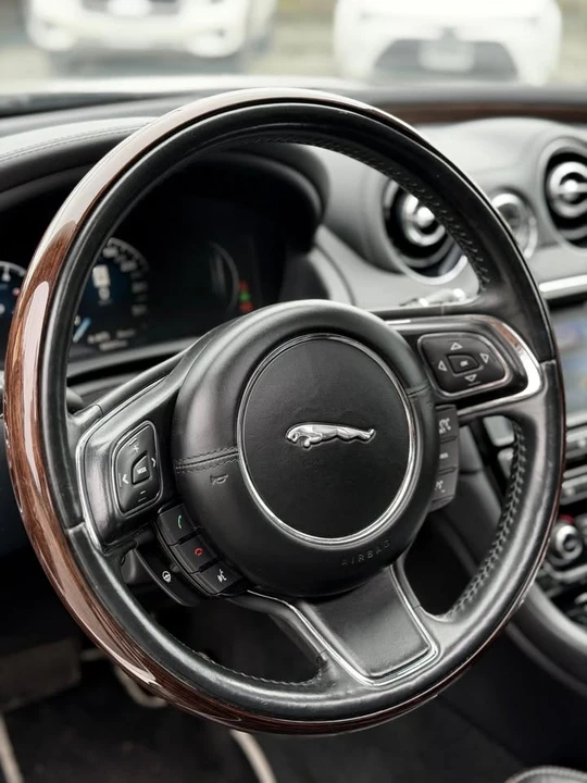 2016 Jaguar X351 XJ - Image 4 of 18