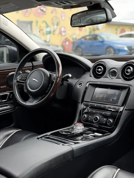 2016 Jaguar X351 XJ - Image 17 of 18