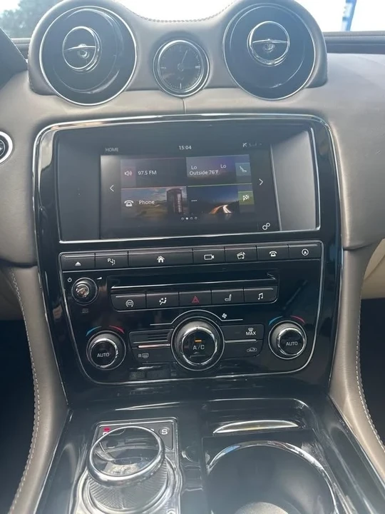 2016 Jaguar X351 XJ - Image 14 of 18
