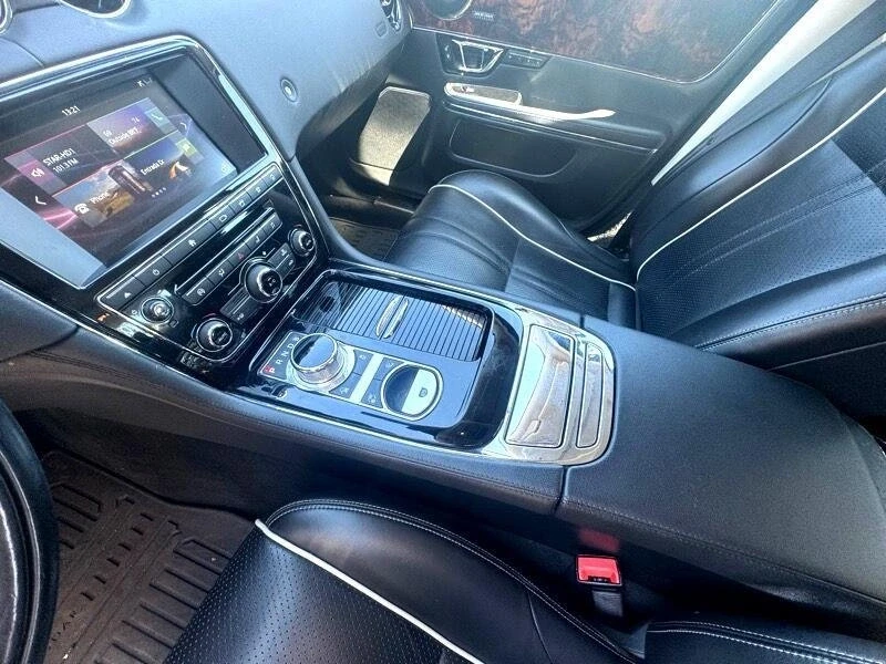 2016 Jaguar X351 XJ - Image 13 of 17