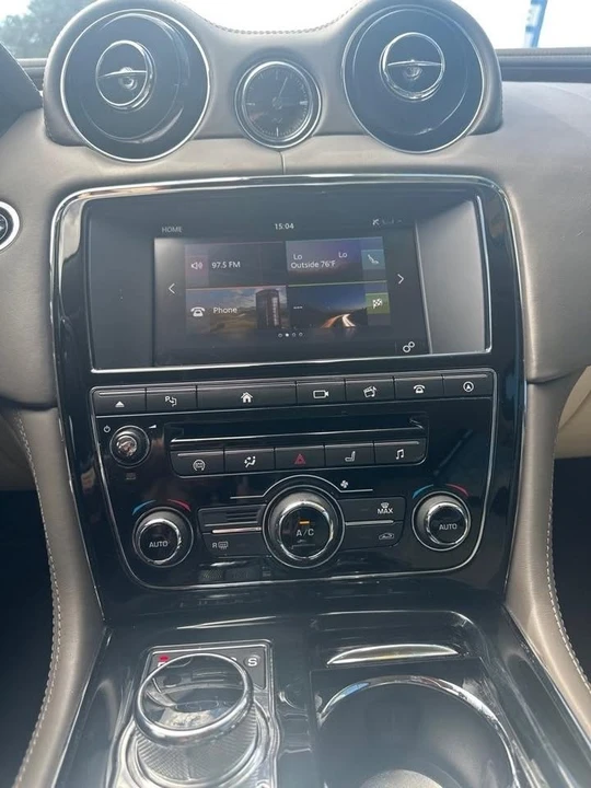 2016 Jaguar X351 XJ - Image 13 of 17