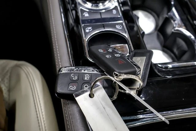 2016 Jaguar X351 XJ - Image 19 of 19