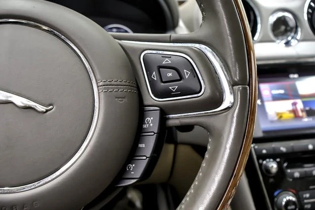 2016 Jaguar X351 XJ - Image 11 of 19