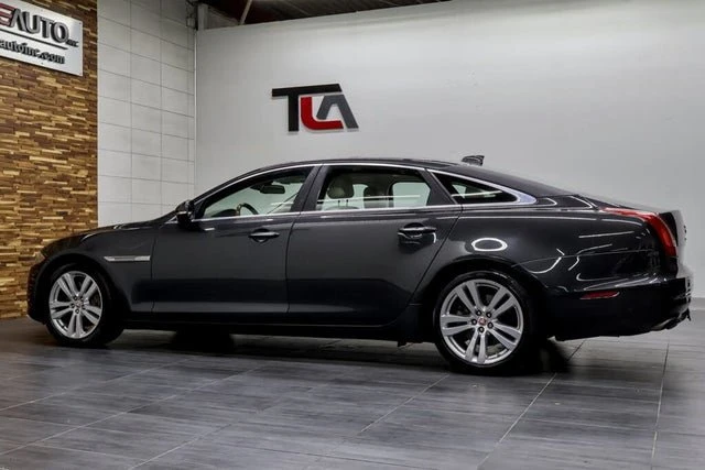 2016 Jaguar X351 XJ - Image 5 of 19